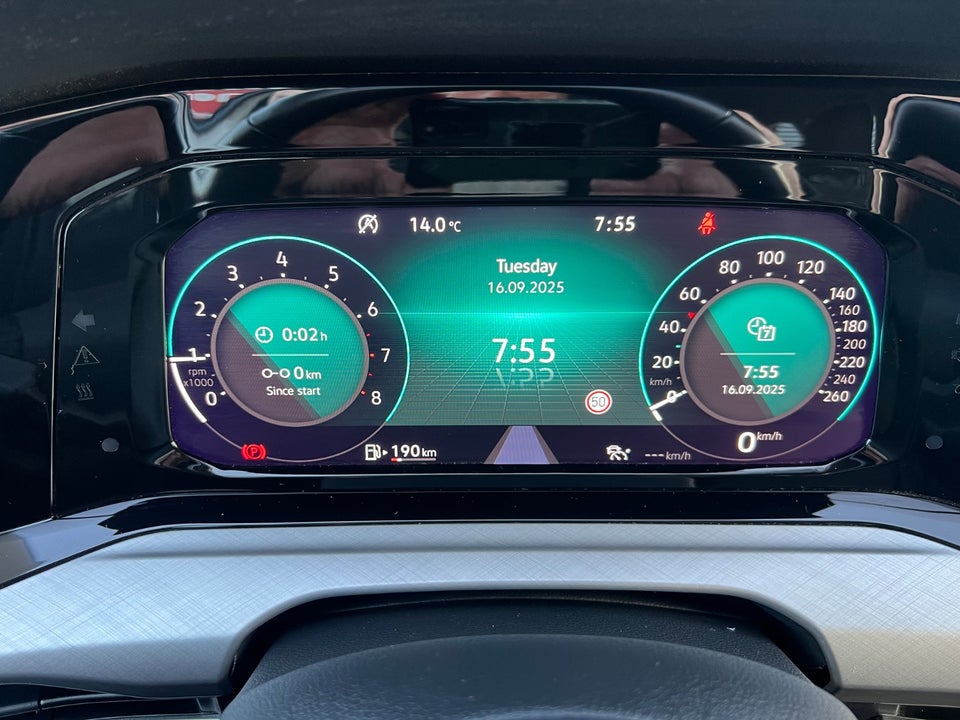 VW Golf VIII 1,5 TSi 130 Life Variant 5d