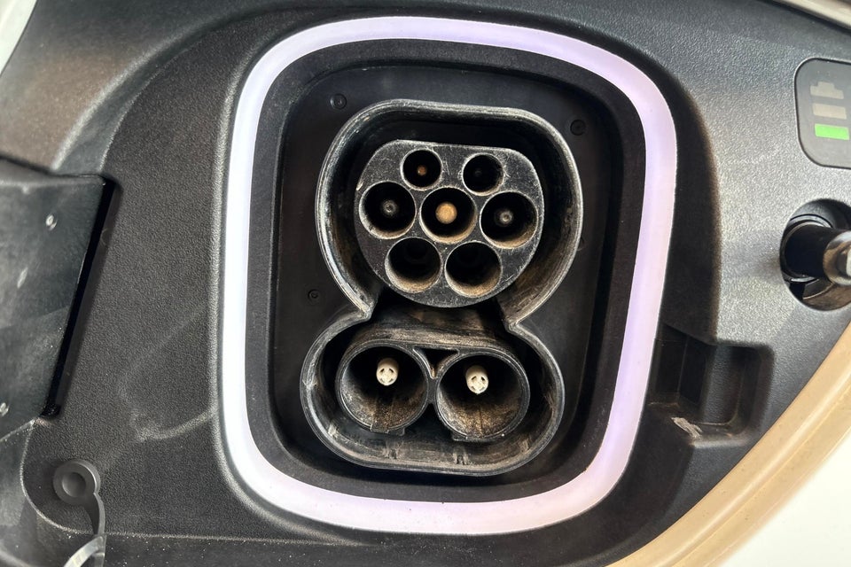 Hyundai Kona 64 EV Essential 5d