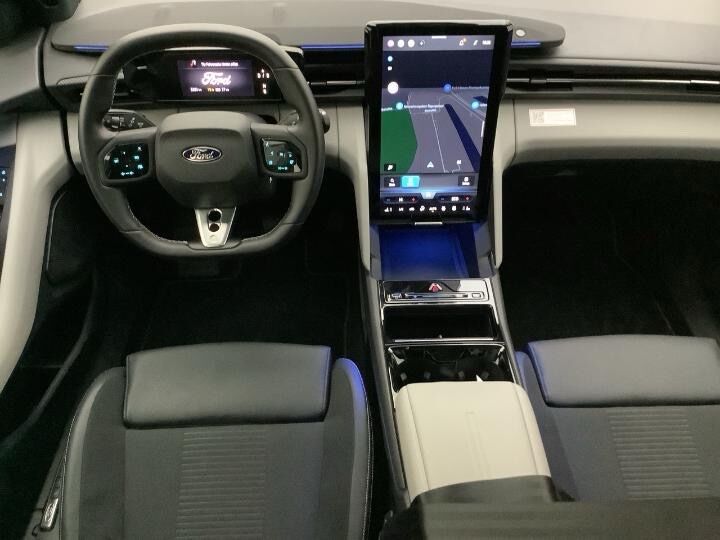 Ford Capri 79 Premium Extended Range AWD 5d