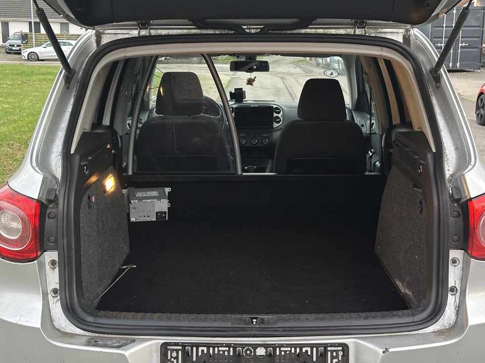 VW Tiguan 2,0 TDi 140 Track & Field Tiptr. 4Motion Van 5d