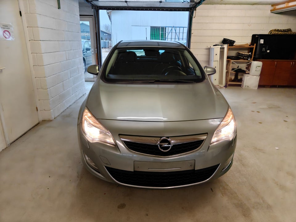 Opel Astra 1,7 CDTi 110 Enjoy 5d