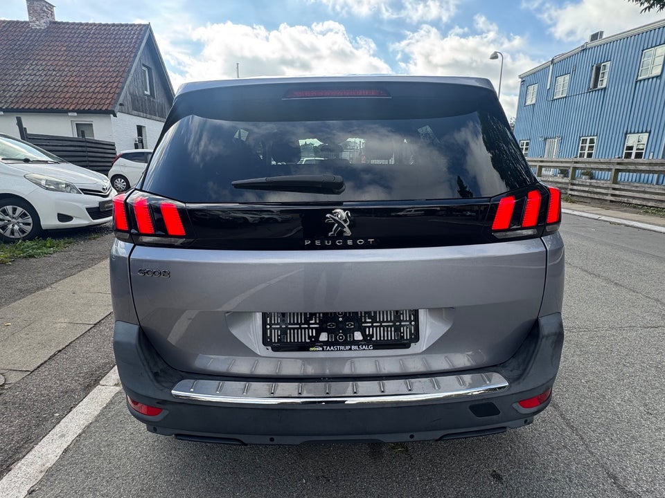 Peugeot 5008 1,5 BlueHDi 130 Allure 7prs 5d