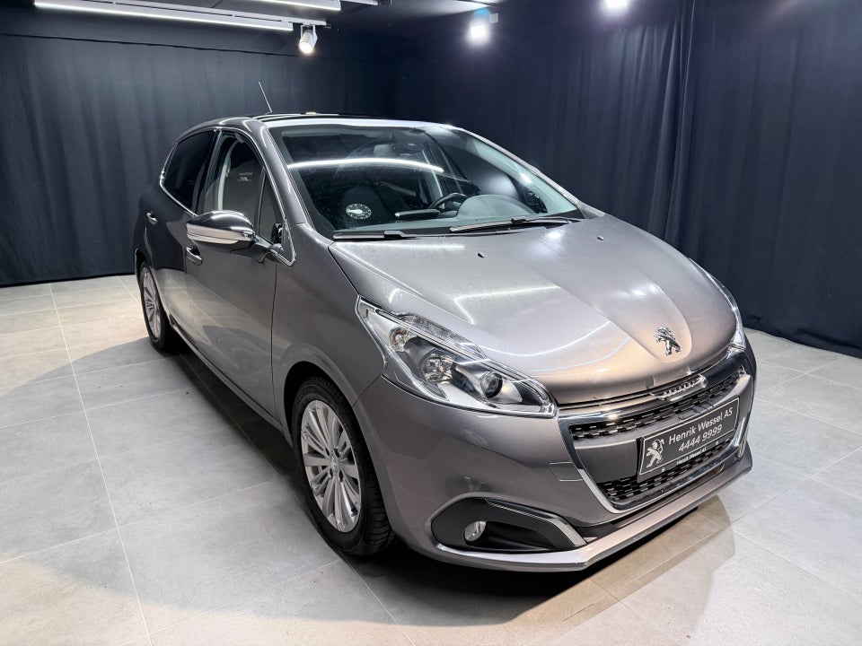 Peugeot 208 1,2 PureTech 82 Allure Sky 5d