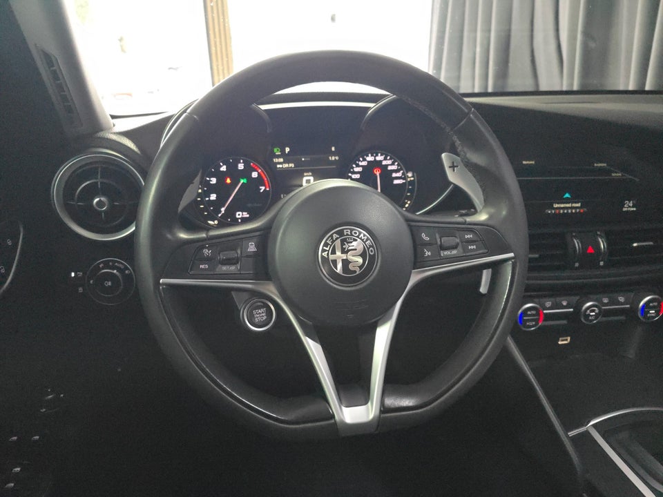 Alfa Romeo Giulia 2,0 T 200 Edizione aut. 4d