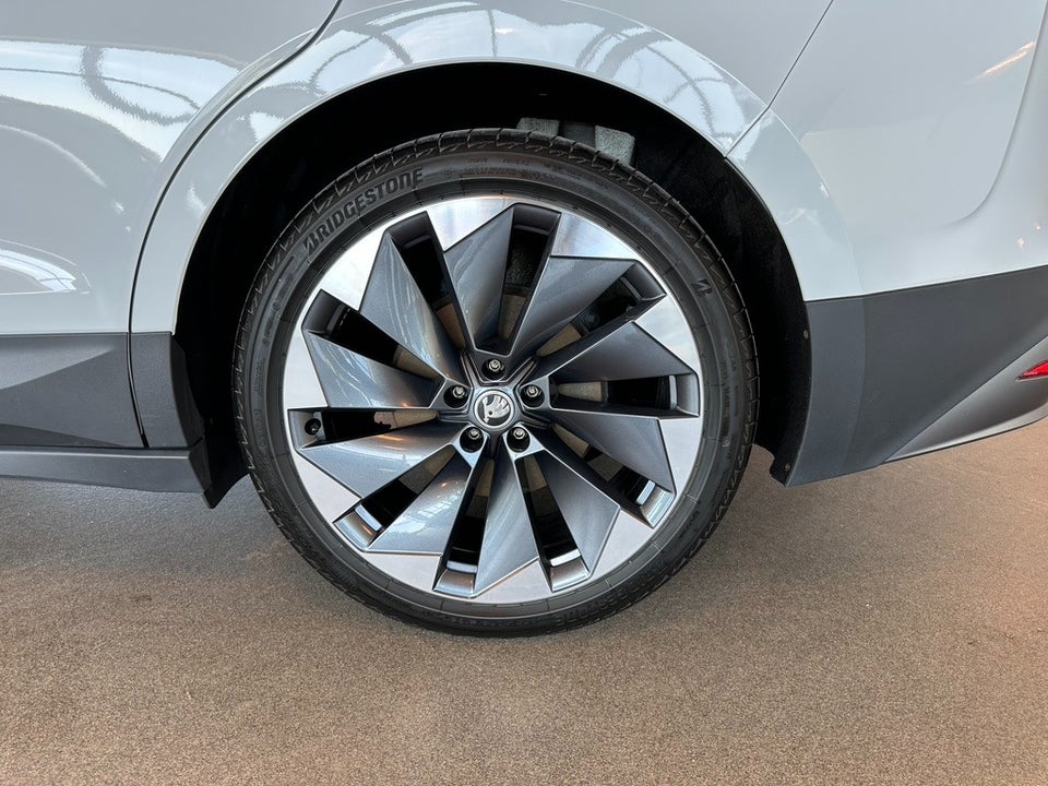 Skoda Enyaq 80 iV Loft 5d
