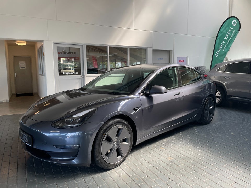 Tesla Model 3 Long Range AWD 4d