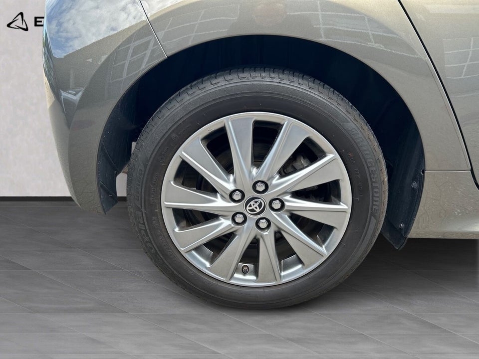 Toyota Yaris 1,5 Hybrid Active Tech e-CVT 5d