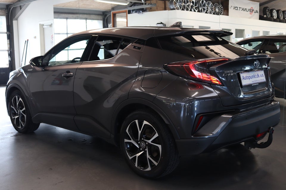 Toyota C-HR 1,8 Hybrid Premium Selected CVT 5d