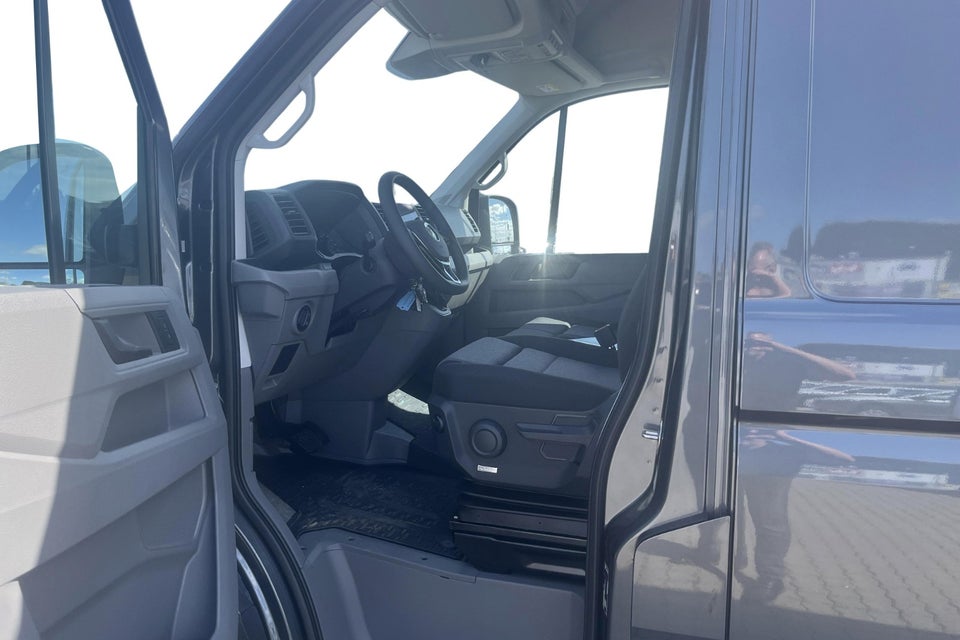 VW Crafter 35 2,0 TDi 177 Kassevogn L3H3 aut.