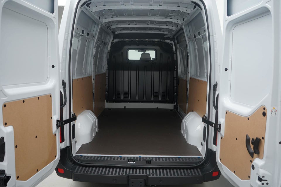 Nissan Interstar 2,3 dCi 150 L2H2 N-Connecta Van