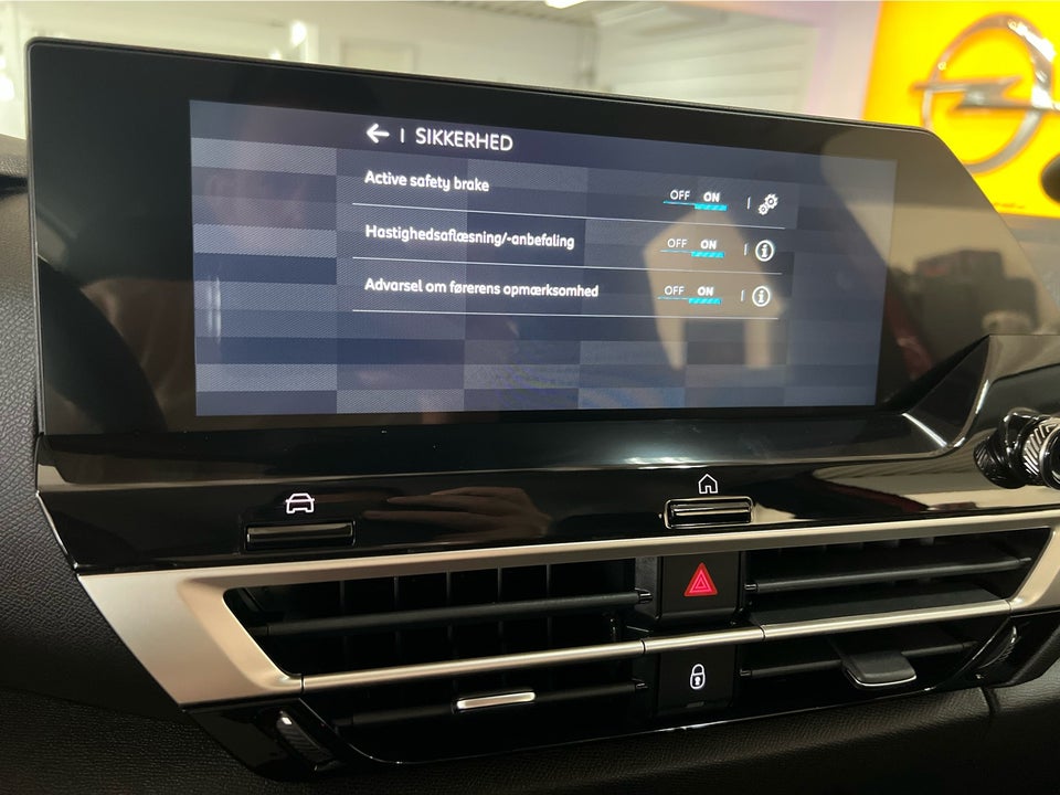 Citroën C4 1,2 PureTech 100 Attraction 5d