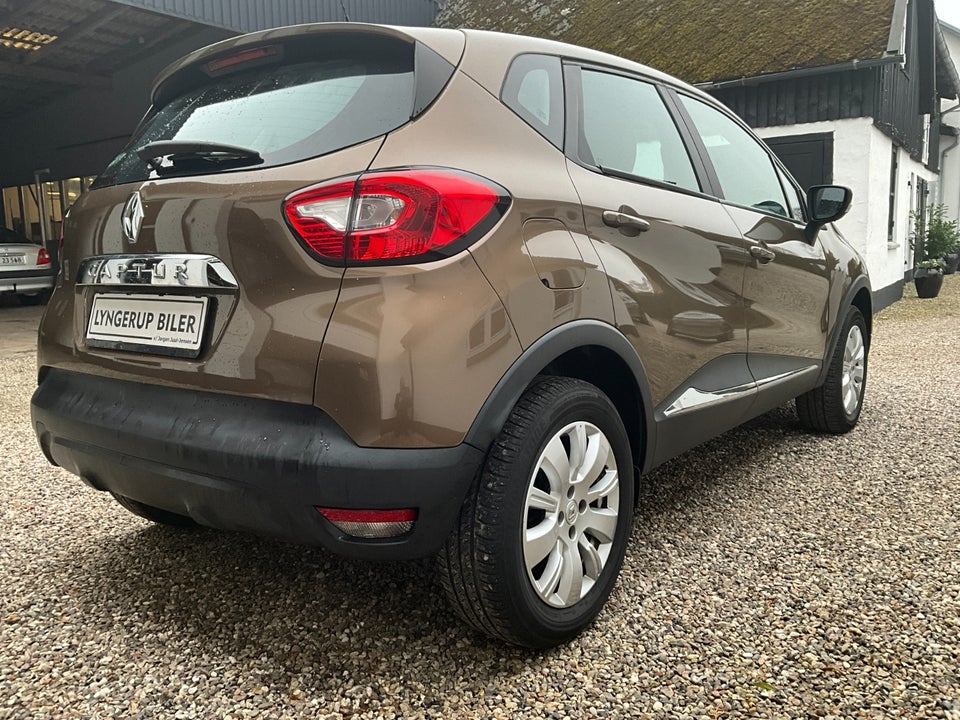 Renault Captur 0,9 TCe 90 Expression 5d