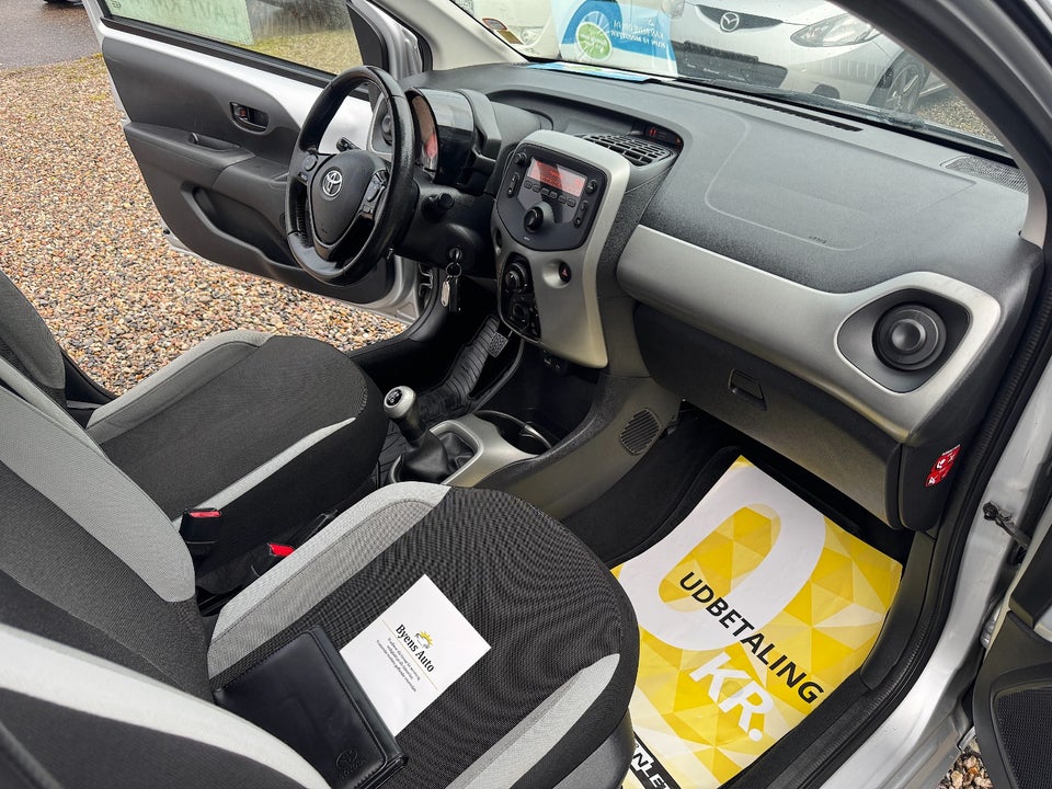 Toyota Aygo 1,0 VVT-i x-play 5d