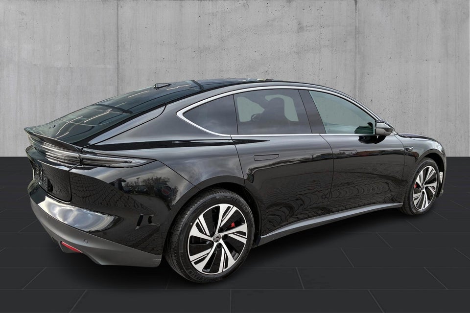 NIO ET5 75 Standard Range 4d