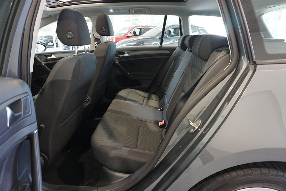 VW Golf VII 1,5 TSi 150 Comfortline Connect Variant DSG 5d