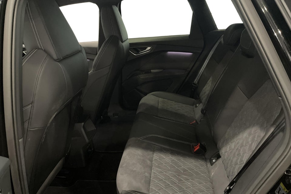 Audi Q4 e-tron 45 S-line 5d