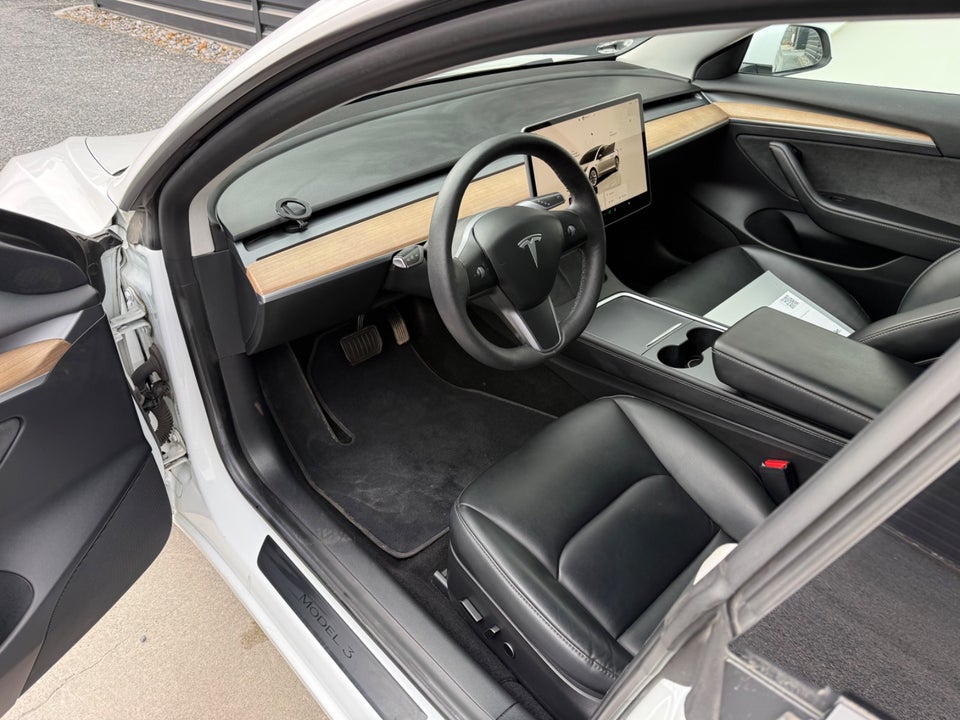 Tesla Model 3 Standard Range+ RWD 4d