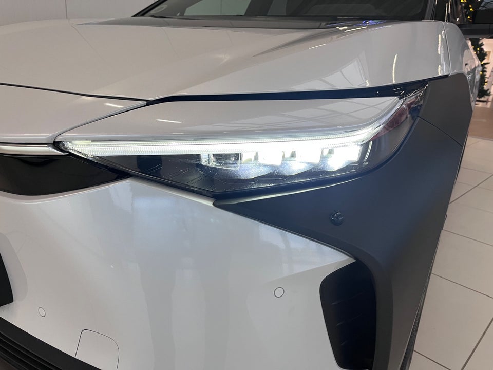 Toyota bZ4X Executive 5d