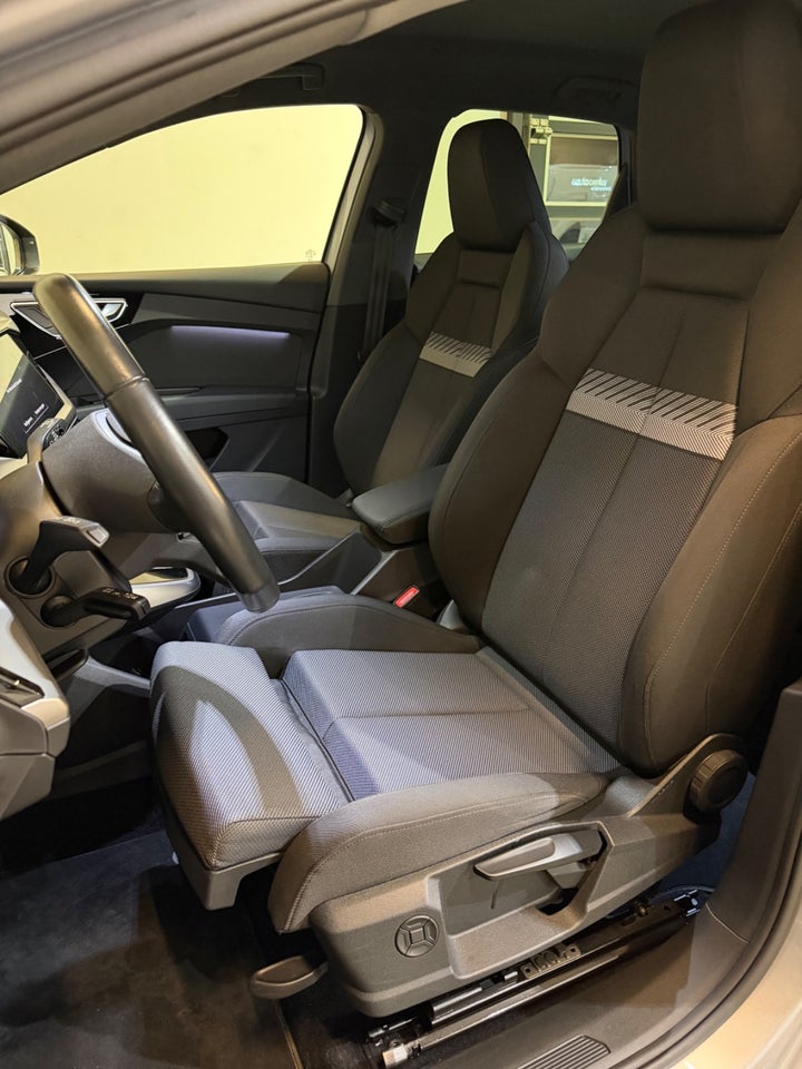 Audi Q4 e-tron 40 S-line 5d