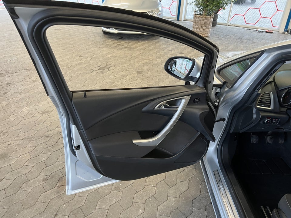 Opel Astra 1,4 T 140 Enjoy Sports Tourer 5d