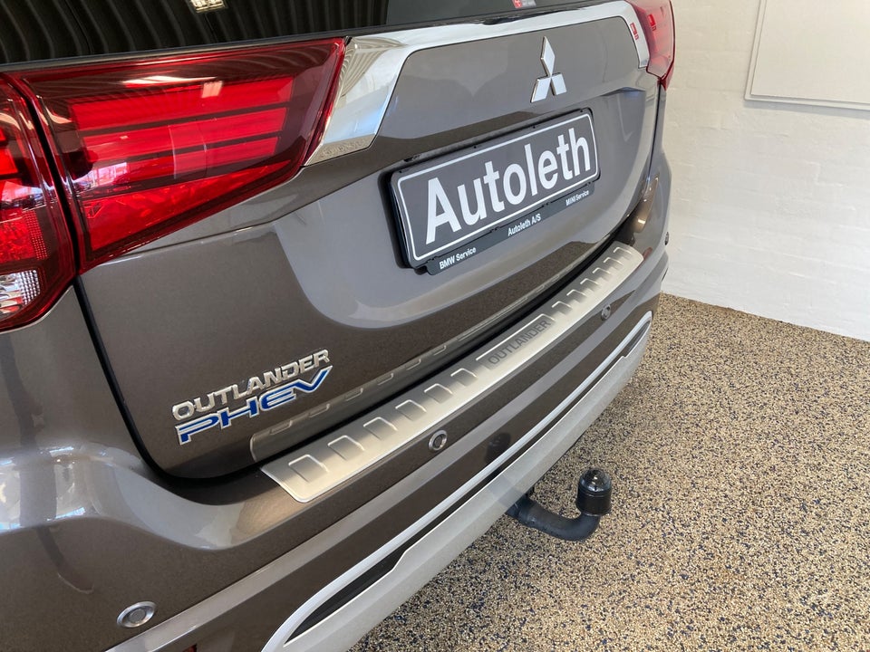 Mitsubishi Outlander 2,4 PHEV Instyle CVT 4WD 5d