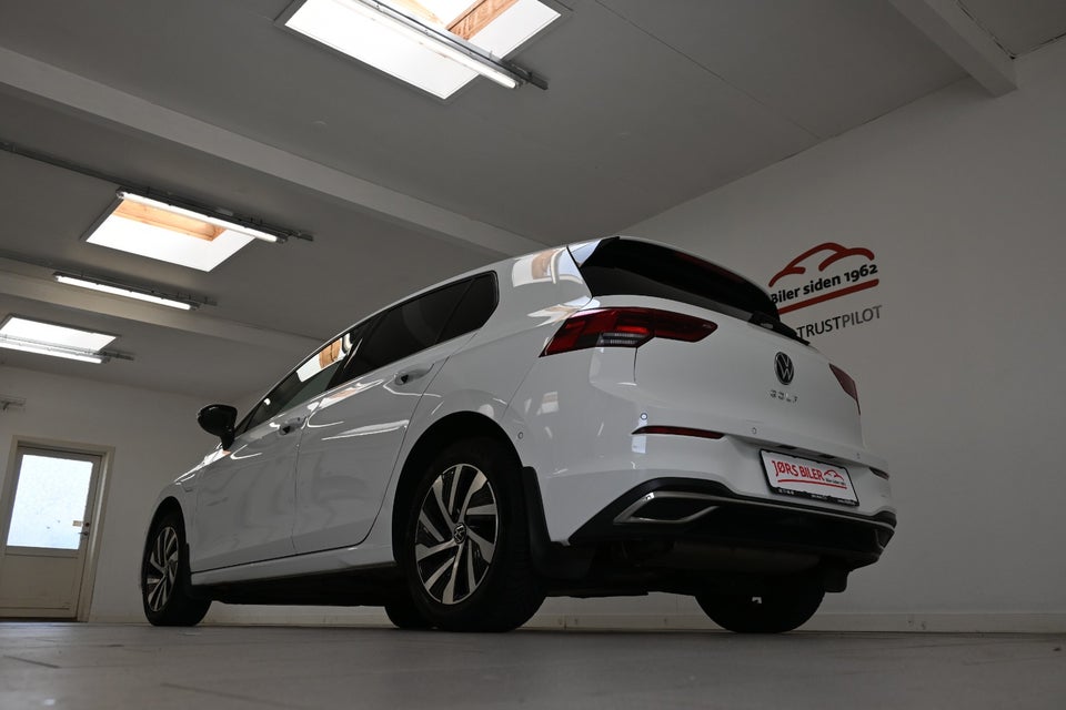 VW Golf VIII 1,4 eHybrid DSG 5d