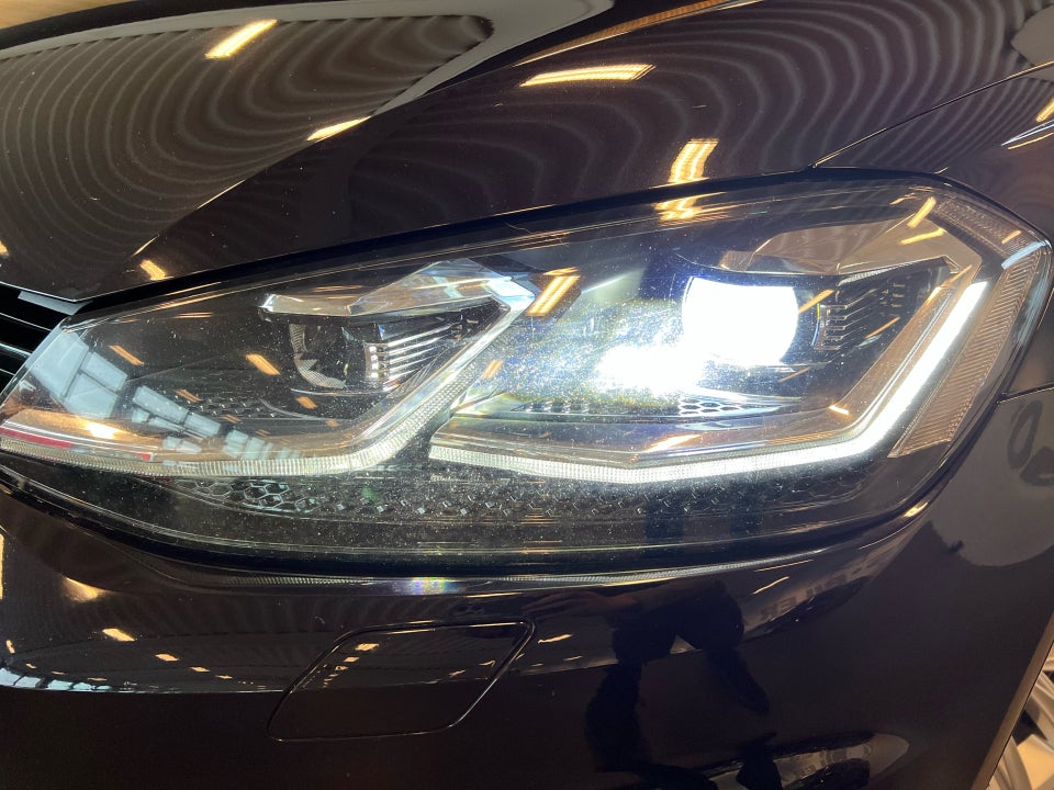 VW Golf VII 1,6 TDi 115 Comfortline Connect Variant 5d