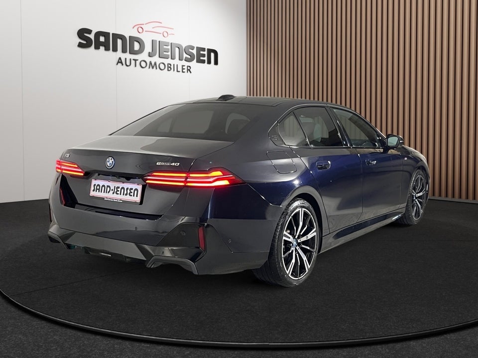 BMW i5 eDrive40 M-Sport 4d