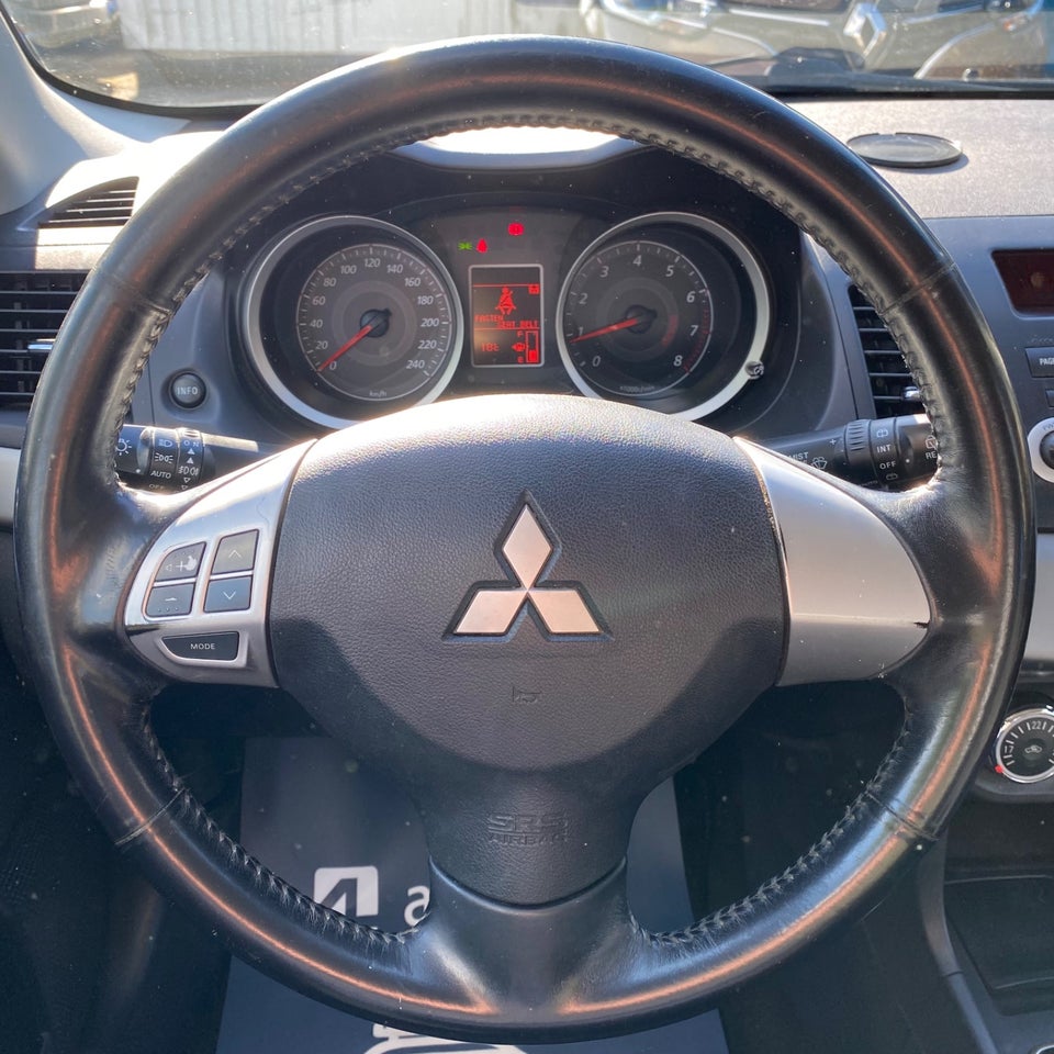 Mitsubishi Lancer 1,5 Invite SportBack 5d