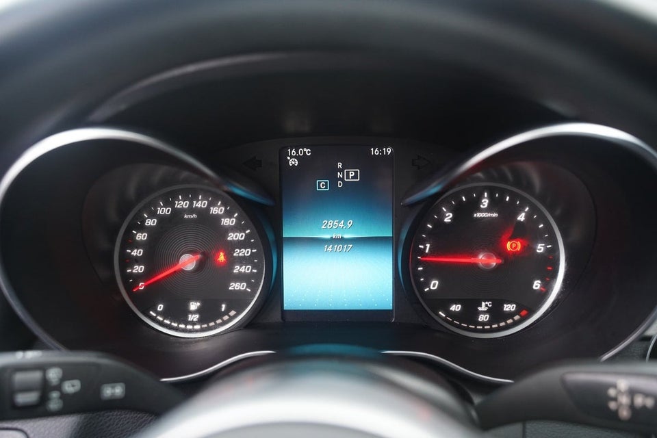 Mercedes C220 d 2,0 AMG Line stc. aut. 5d