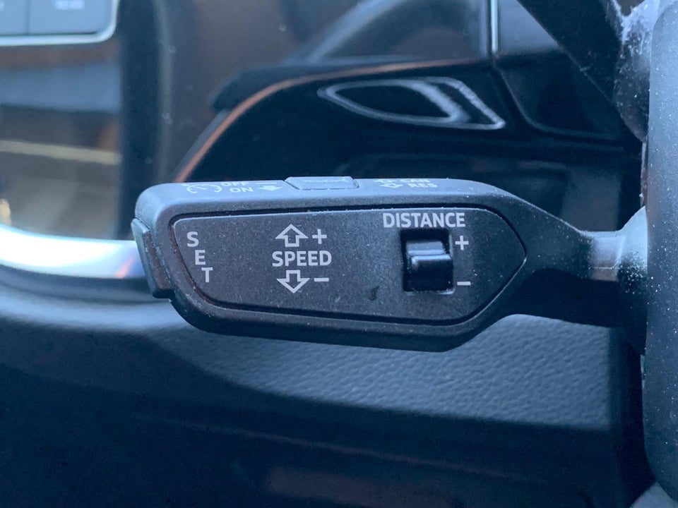 Audi Q3 45 TFSi e Attitude plus S-tr. 5d
