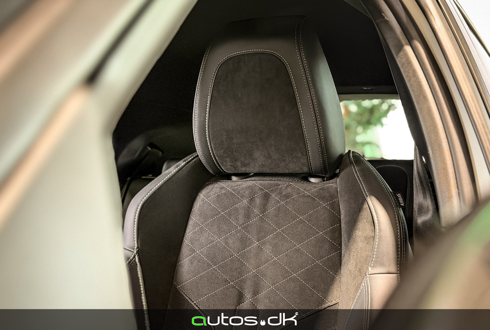 Peugeot e-2008 50 GT Premium 5d