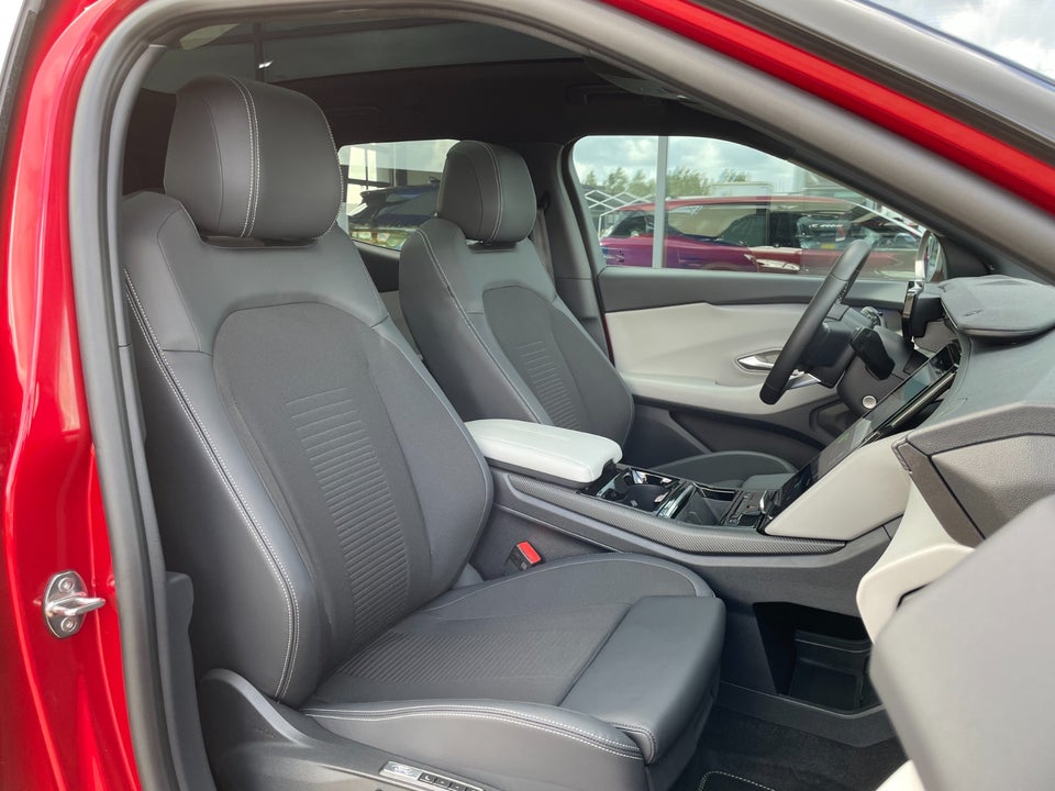 Ford Explorer 84 Premium Extended Range AWD 5d