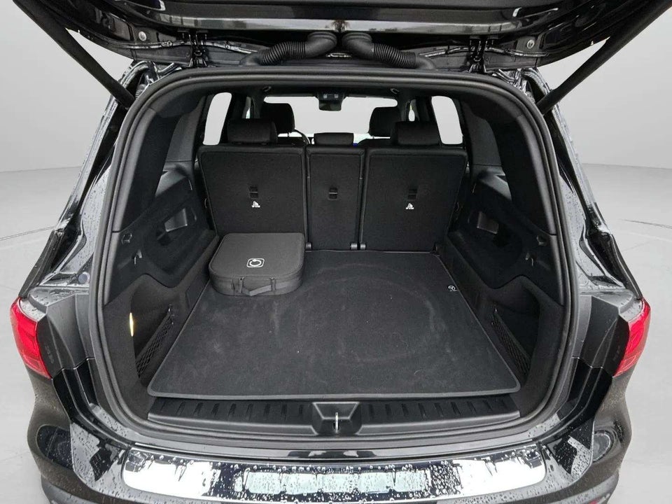 Mercedes EQB250+ AMG Line 5d