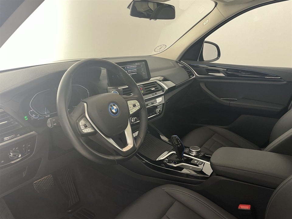 BMW iX3 Charged 5d