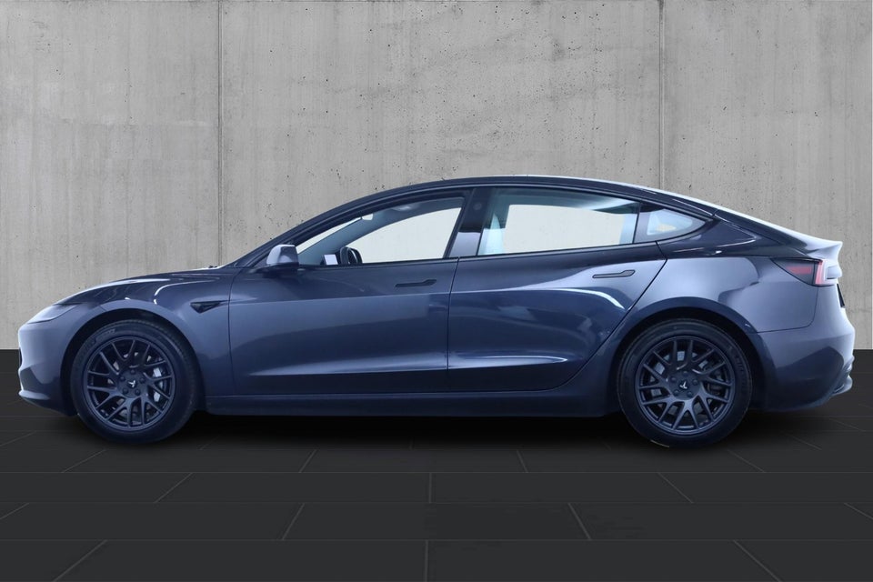 Tesla Model 3 Long Range AWD 4d
