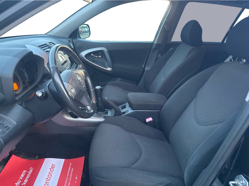 Toyota RAV4 2,0 VVT-i Wave 4x4 Van 5d
