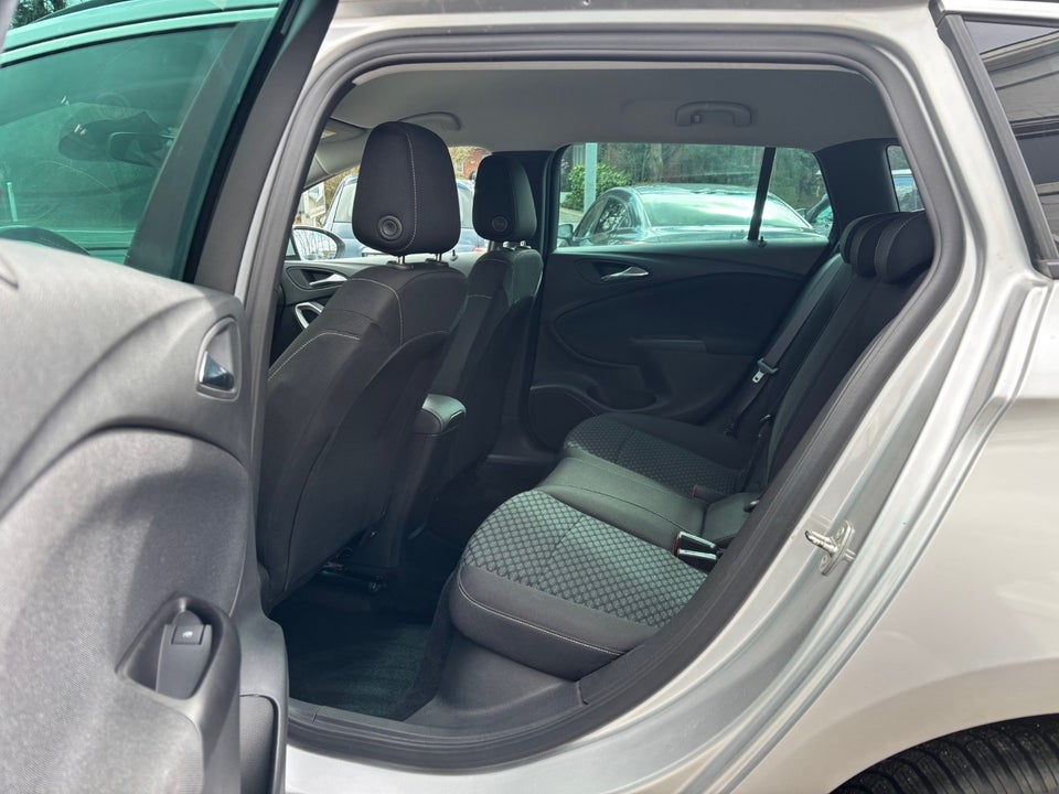 Opel Astra 1,6 CDTi 136 Excite Sports Tourer 5d