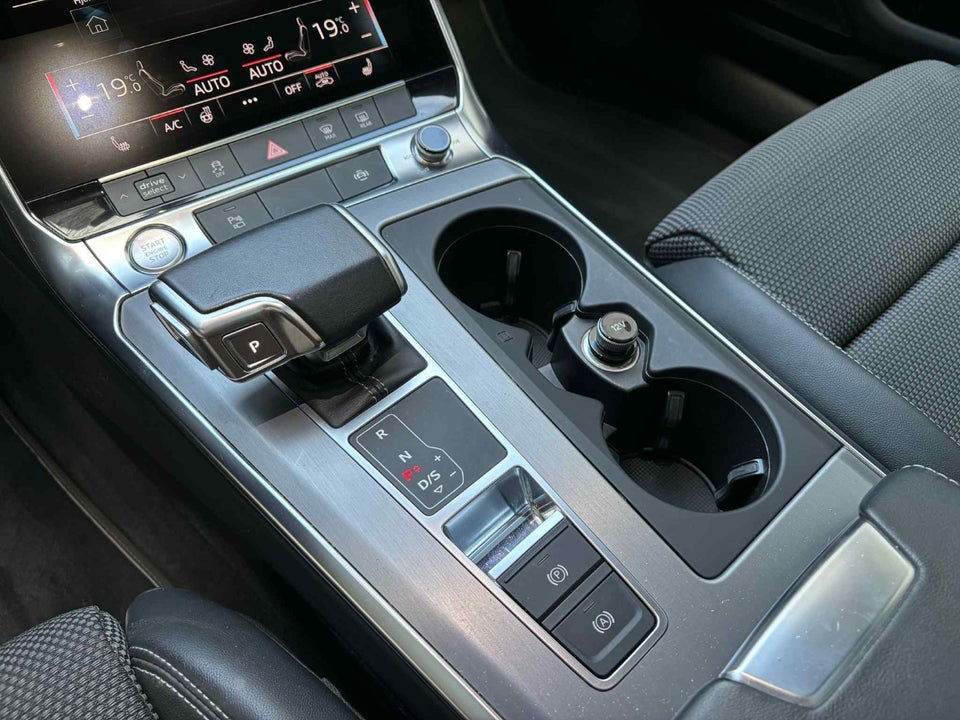 Audi A6 45 TFSi Avant S-tr. 5d