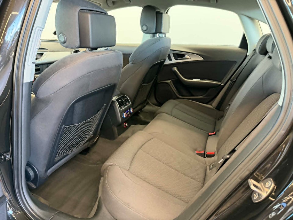 Audi A6 3,0 TDi 218 S-line S-tr. 4d