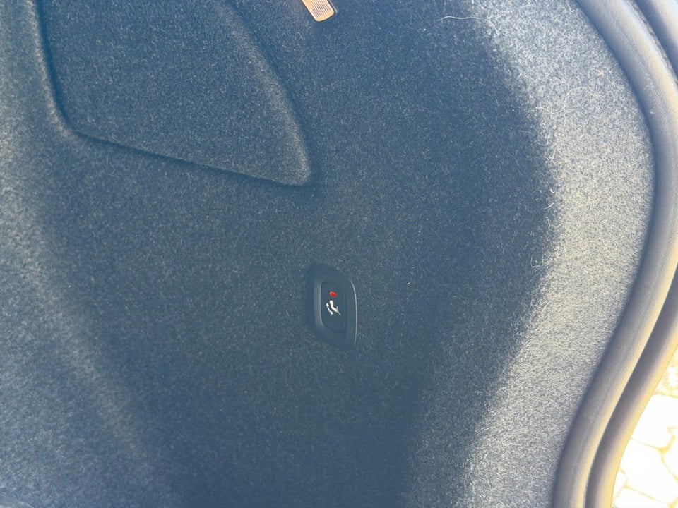 Volvo XC40 ReCharge Extended Range Plus 5d