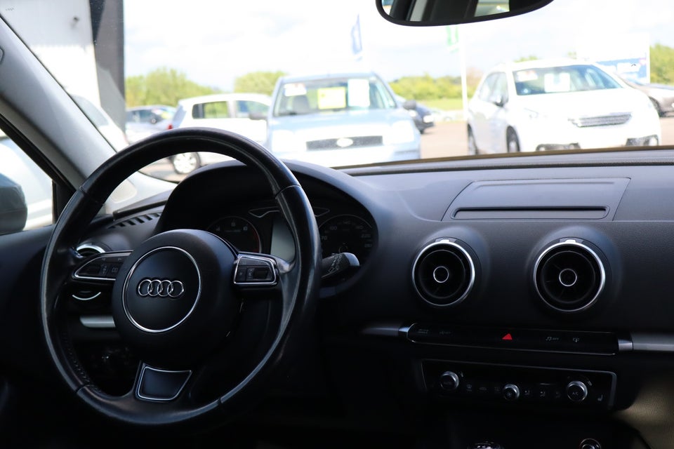 Audi A3 1,4 TFSi 125 Attraction Sportback 5d