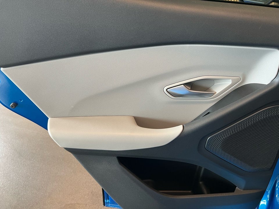 Ford Capri 77 Premium Extended Range 5d