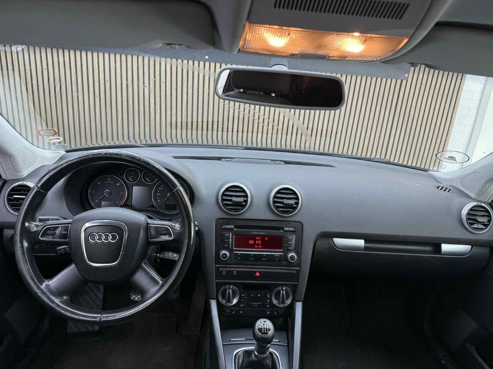 Audi A3 2,0 TDi 136 Ambiente Sportback 5d