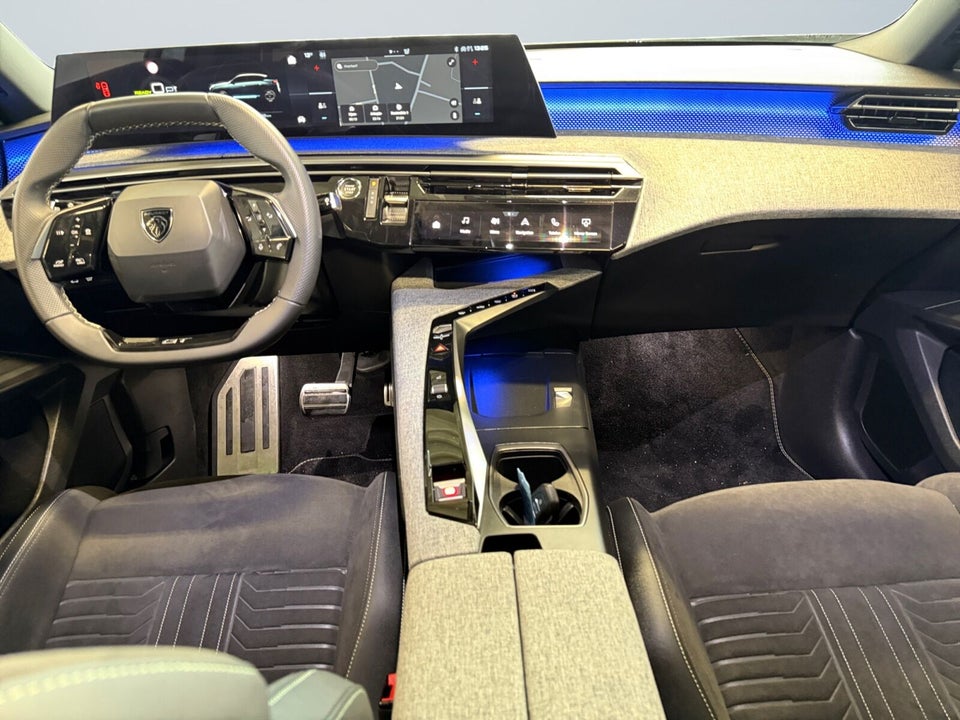Peugeot e-3008 77 GT Pack 5d