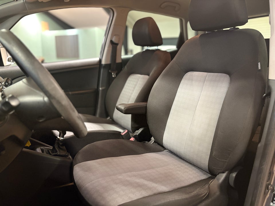 Kia Venga 1,4 CVVT Attraction 5d