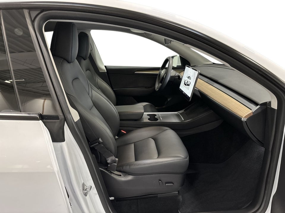 Tesla Model Y RWD 5d