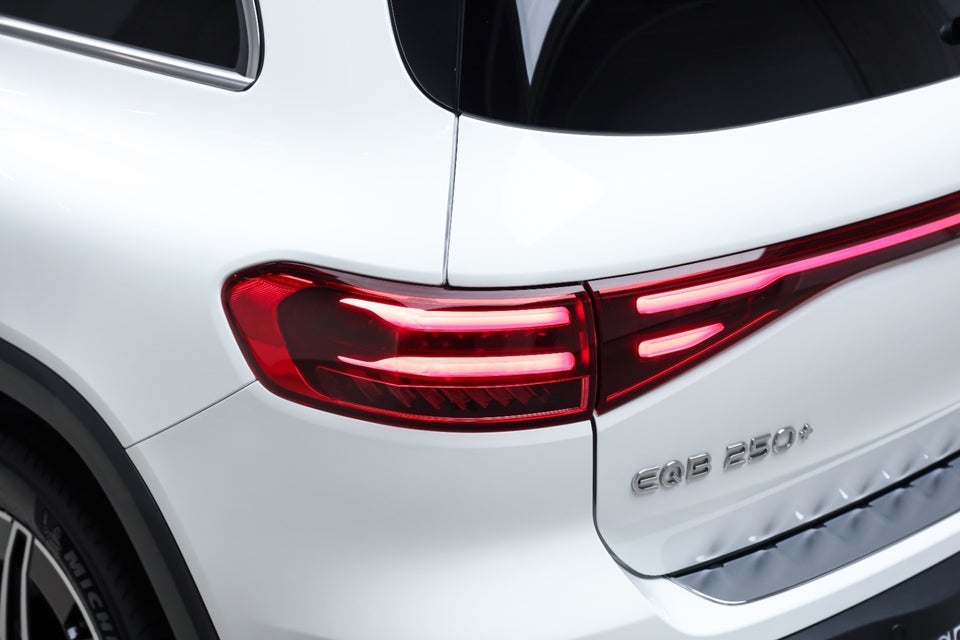 Mercedes EQB250+ AMG Advance 5d