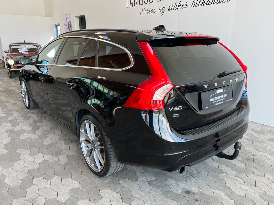 Volvo V60 2,0 T4 190 Momentum aut. 5d