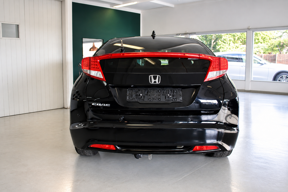 Honda Civic 2,2 i-DTEC Executive 5d